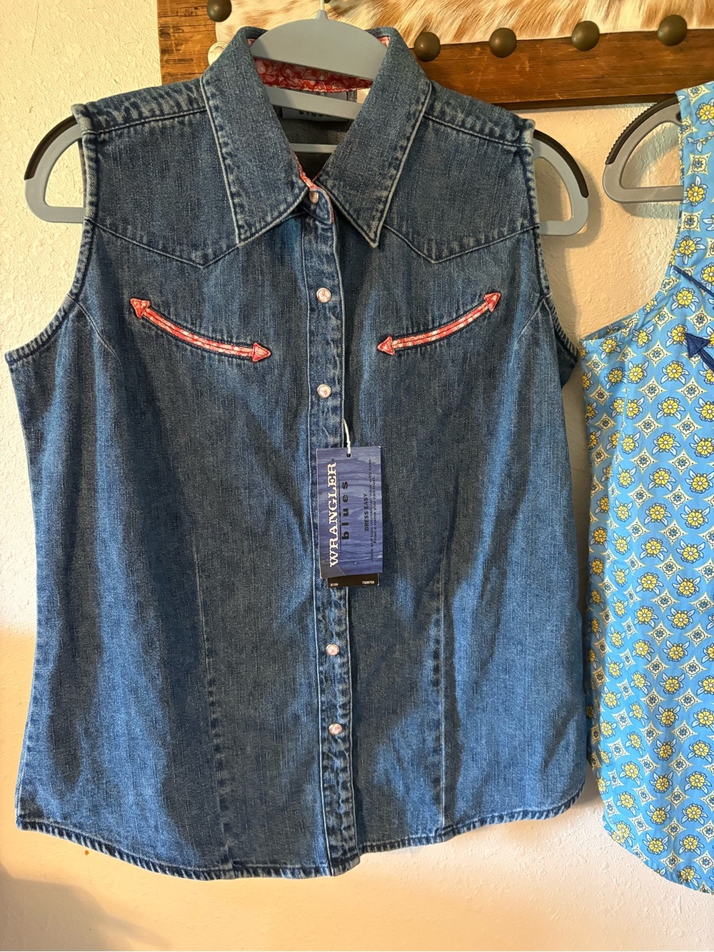 Wrangler &Cruel Girl Shirt Lot - Picture 3 of 8